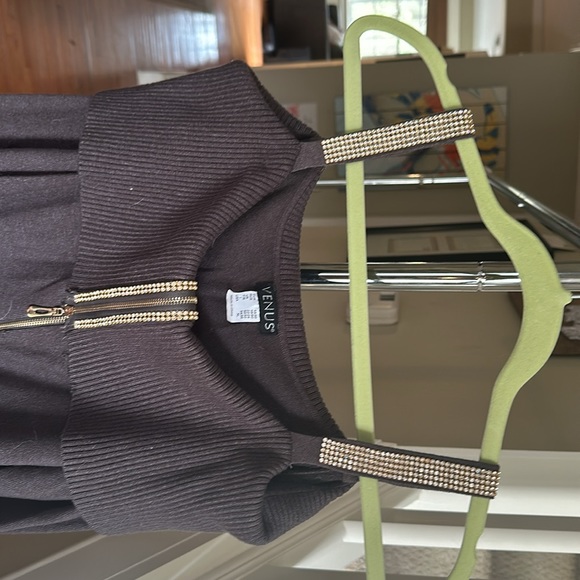 Venus Off Shoulder Sweater - Picture 3 of 3